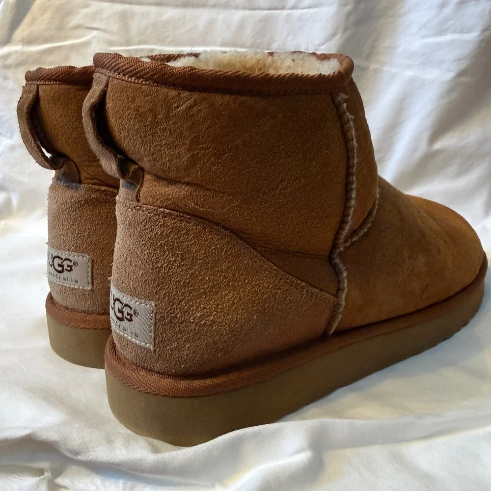 UGG Australia Classic Mini 5854 Chestnut Sheepskin Ankle Boots Womens 11